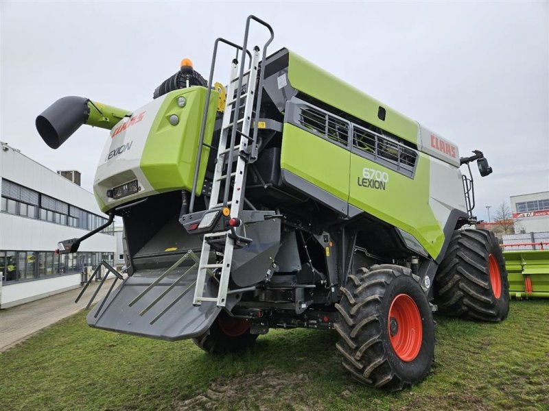 Mähdrescher Türe ait CLAAS Lexion 6700 KUN 180 høst timer! MED Skærebord! Laser pilot, 3D, Quantimeter, 900 dæk., Gebrauchtmaschine içinde Kolding (resim 1)