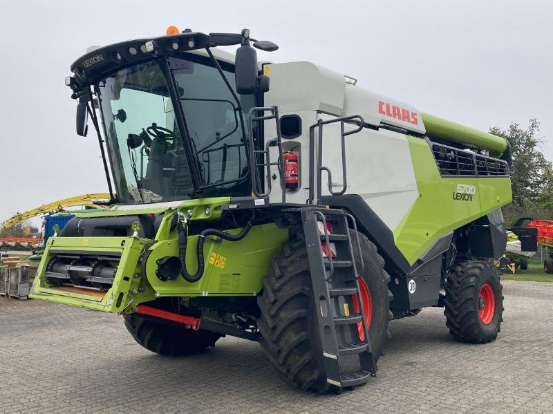 Mähdrescher des Typs CLAAS LEXION 6700, Gebrauchtmaschine in Hockenheim (Bild 1)