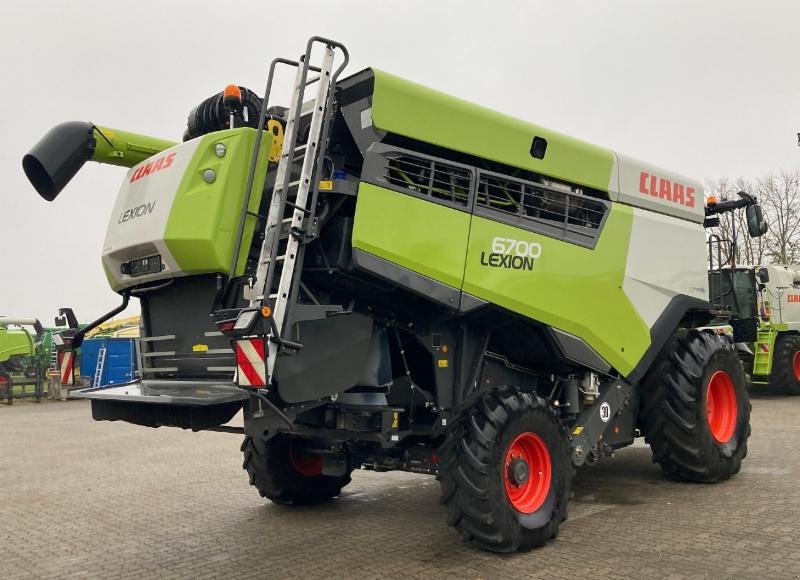 Mähdrescher des Typs CLAAS LEXION 6700, Gebrauchtmaschine in Hockenheim (Bild 3)