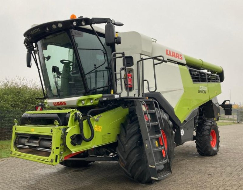 Mähdrescher des Typs CLAAS LEXION 6700, Gebrauchtmaschine in Hockenheim (Bild 1)