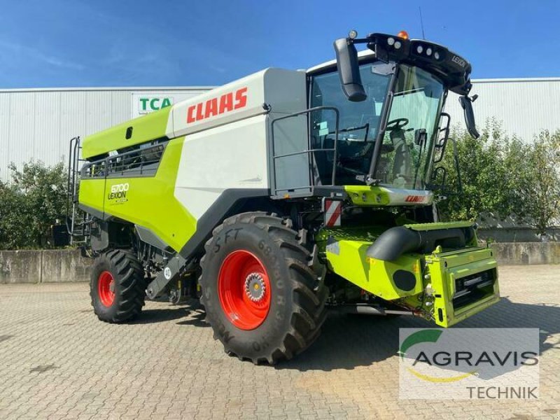 Mähdrescher of the type CLAAS LEXION 6700, Vorführmaschine in Alpen (Picture 1)