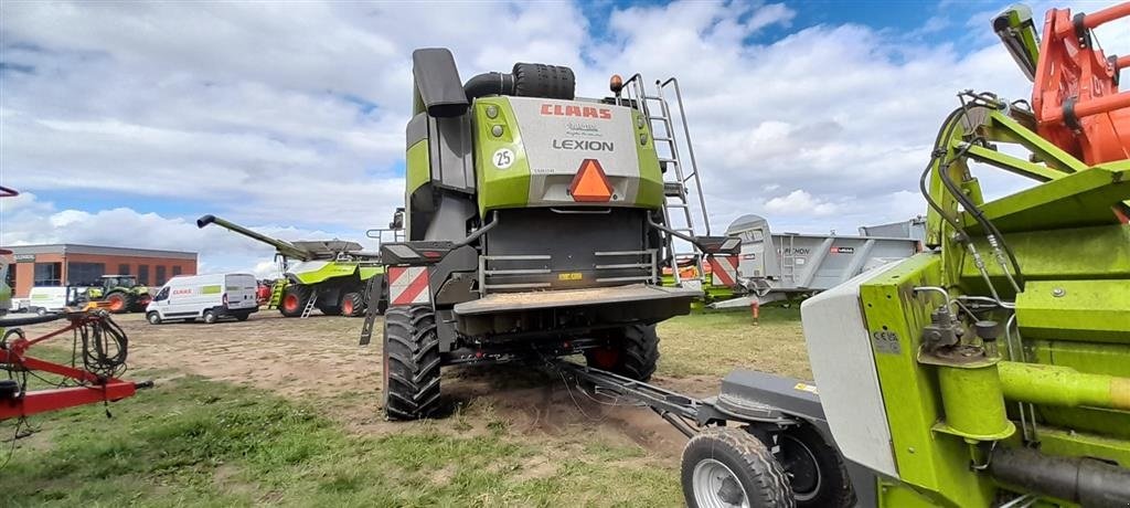 Mähdrescher типа CLAAS LEXION 6800 2023. Kun høstet 1 sæson. 200 timer. Auto Contour. APS. Jet Stream. GPS ready. CEBIS. Telematics. Ring for mere info., Gebrauchtmaschine в Kolding (Фотография 5)