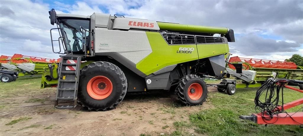 Mähdrescher typu CLAAS LEXION 6800 2023. Kun høstet 1 sæson. 200 timer. Auto Contour. APS. Jet Stream. GPS ready. CEBIS. Telematics. Ring for mere info., Gebrauchtmaschine v Kolding (Obrázek 6)