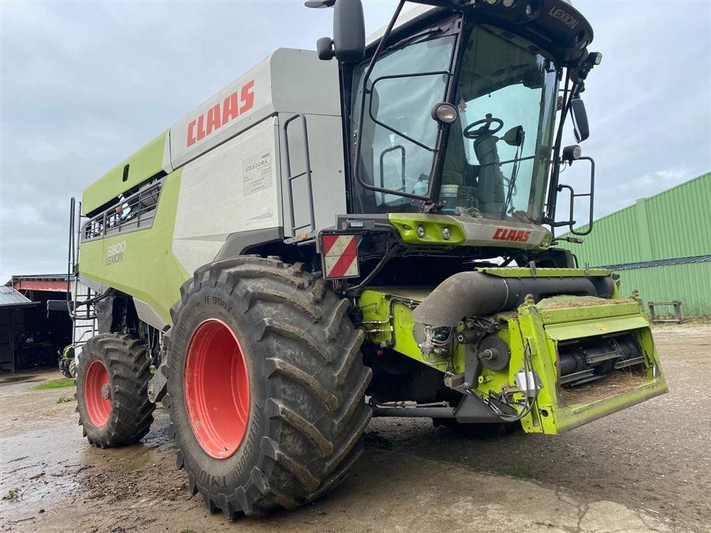 Mähdrescher от тип CLAAS Lexion 6800 4wd.  4WD. Med Skærebord V930. GPS. S7. CMotion. CEBIS.Ryster maskine. Ring til Ulrik for mere info på 40255544. Jeg snakker Jysk., Gebrauchtmaschine в Kolding (Снимка 2)