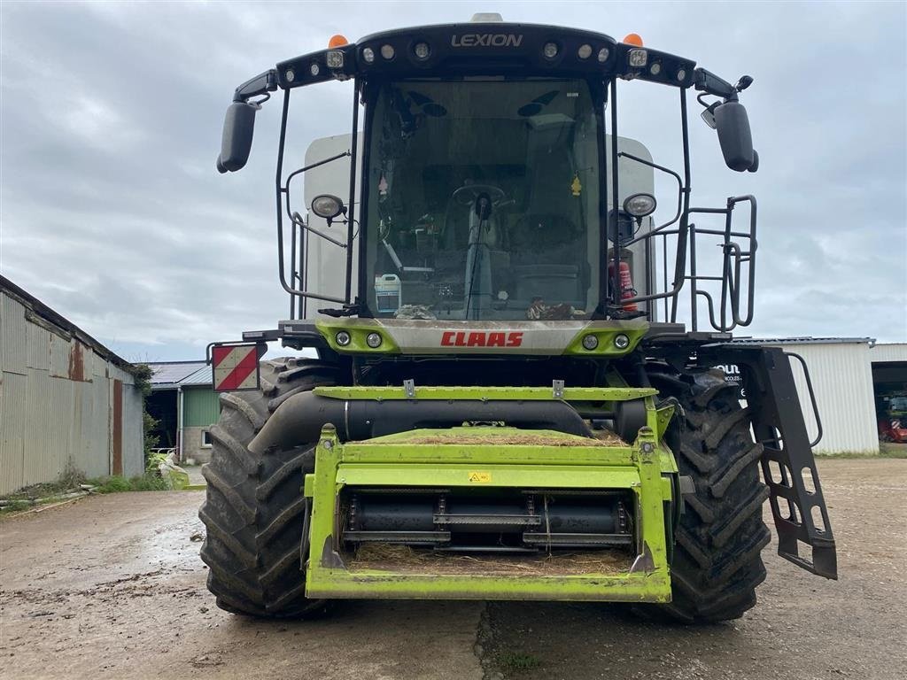 Mähdrescher от тип CLAAS Lexion 6800 4wd.  4WD. Med Skærebord V930. GPS. S7. CMotion. CEBIS.Ryster maskine. Ring til Ulrik for mere info på 40255544. Jeg snakker Jysk., Gebrauchtmaschine в Kolding (Снимка 3)