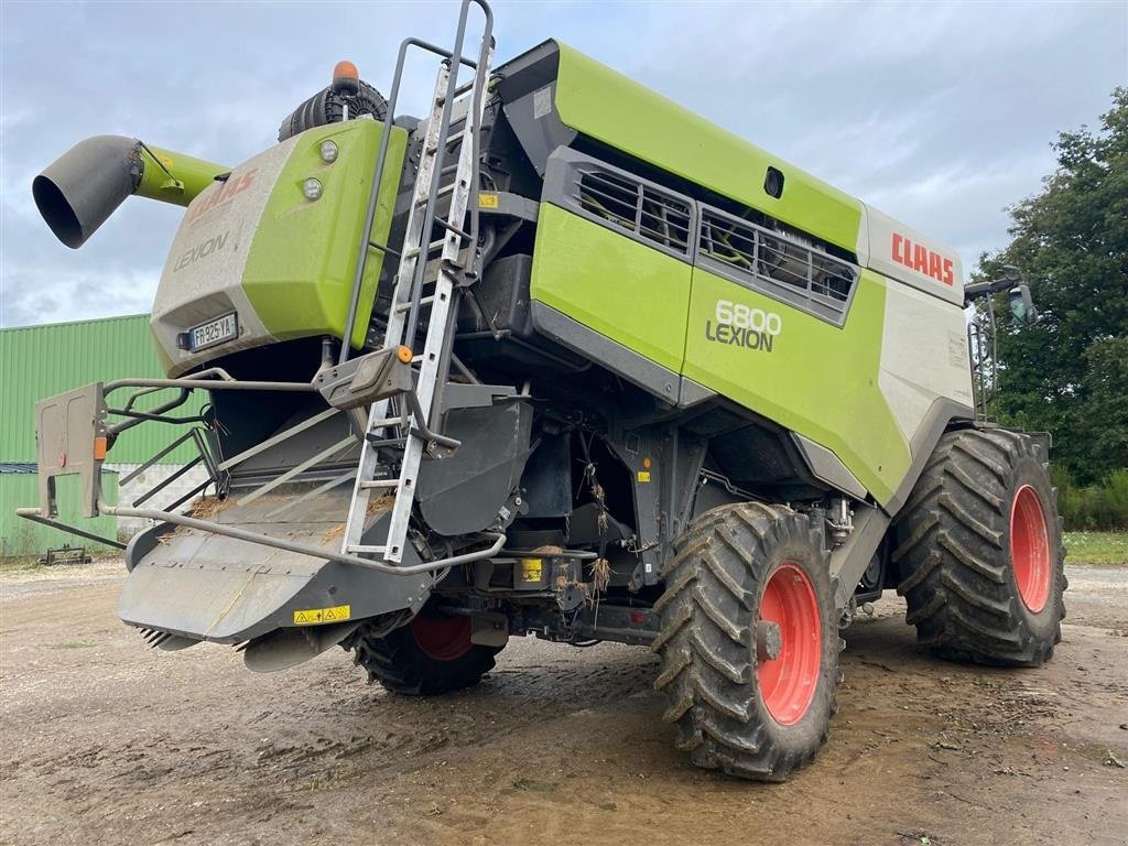 Mähdrescher του τύπου CLAAS Lexion 6800 4wd.  4WD. Med Skærebord V930. GPS. S7. CMotion. CEBIS.Ryster maskine. Ring til Ulrik for mere info på 40255544. Jeg snakker Jysk., Gebrauchtmaschine σε Kolding (Φωτογραφία 7)