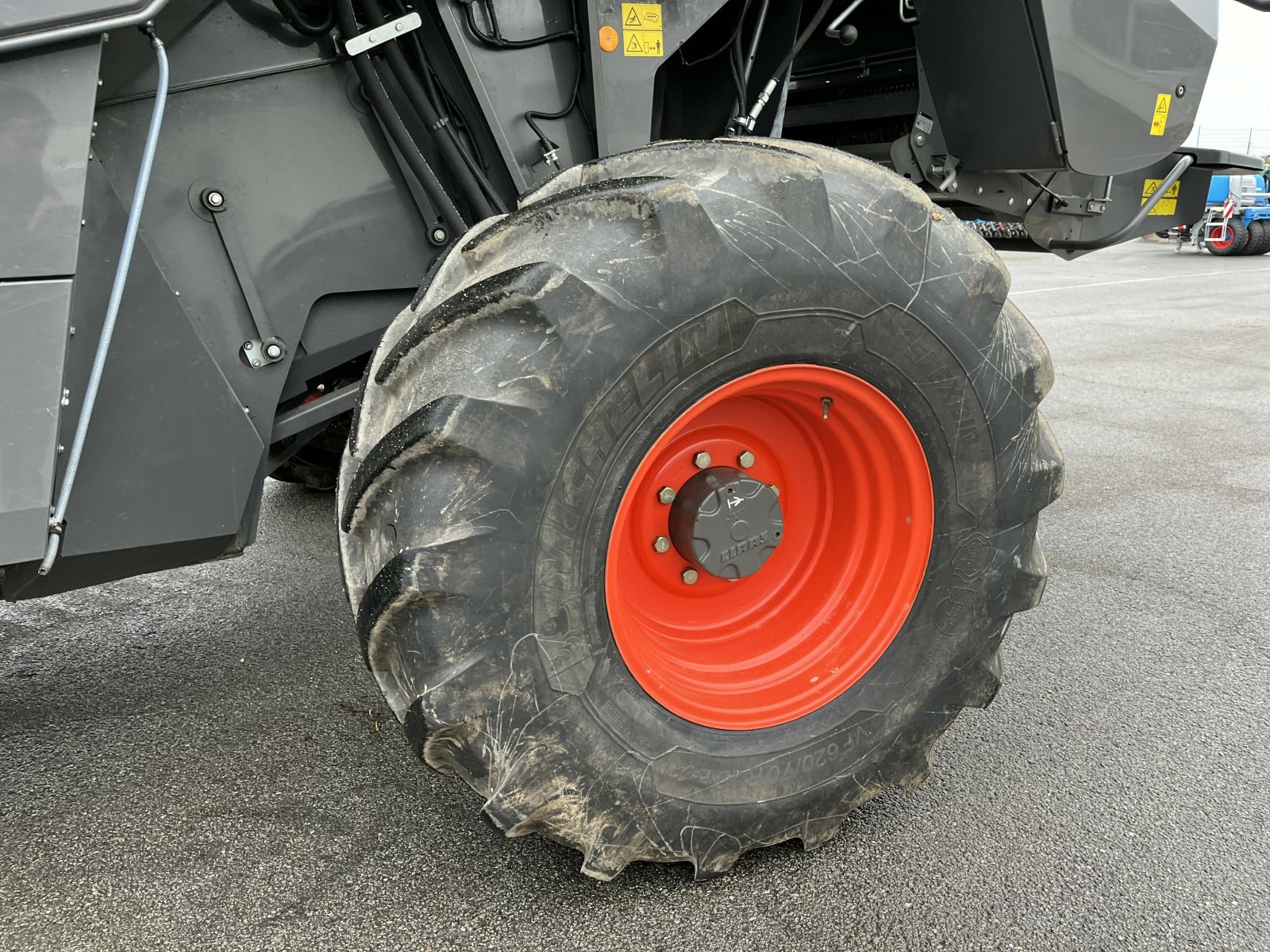 Mähdrescher typu CLAAS LEXION 6800 TT 4RM, Gebrauchtmaschine v PONTIVY (Obrázek 8)