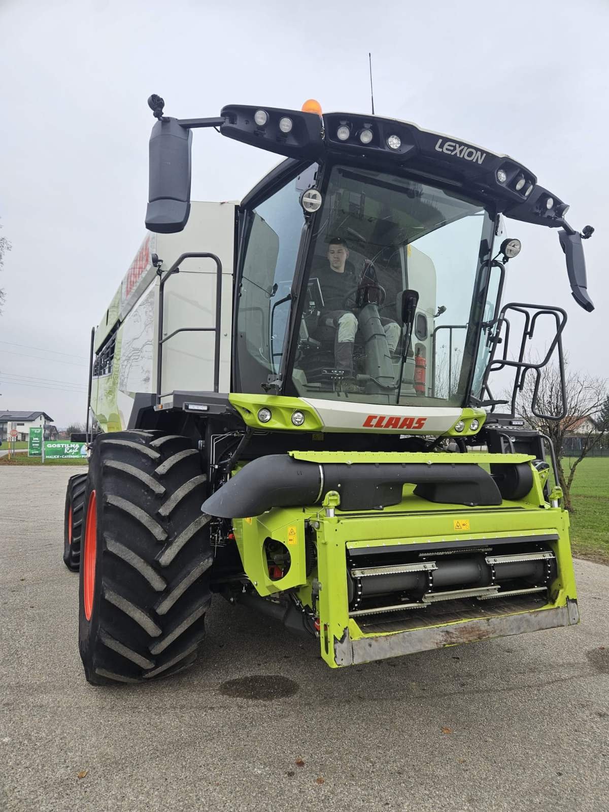 Mähdrescher typu CLAAS LEXION 6800, Gebrauchtmaschine w Naklo (Zdjęcie 2)