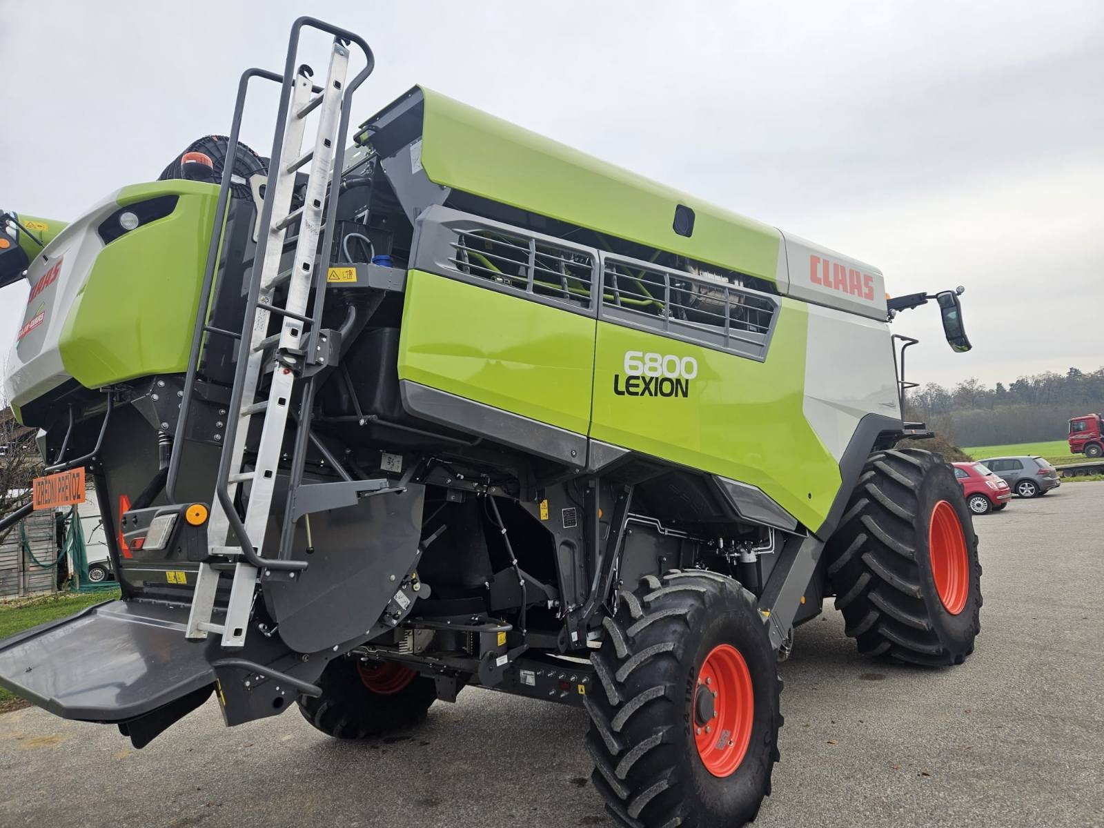 Mähdrescher typu CLAAS LEXION 6800, Gebrauchtmaschine w Naklo (Zdjęcie 5)