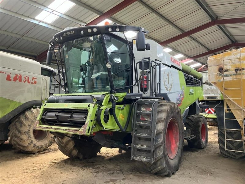 Mähdrescher of the type CLAAS Lexion 6900 4WD 4WD. INCL. CLAAS Convio Flex 930 skærebord. CEMOS Auto. Ring til Ulrik på 40255544. Jeg snakker Jysk, tysk og engelsk., Gebrauchtmaschine in Kolding (Picture 1)