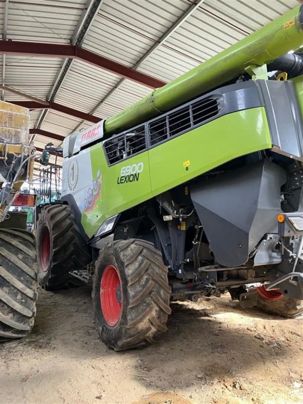 Mähdrescher tipa CLAAS Lexion 6900 4WD 4WD. INCL. CLAAS Convio Flex 930 skærebord. CEMOS Auto. Ring til Ulrik på 40255544. Jeg snakker Jysk, tysk og engelsk., Gebrauchtmaschine u Kolding (Slika 2)