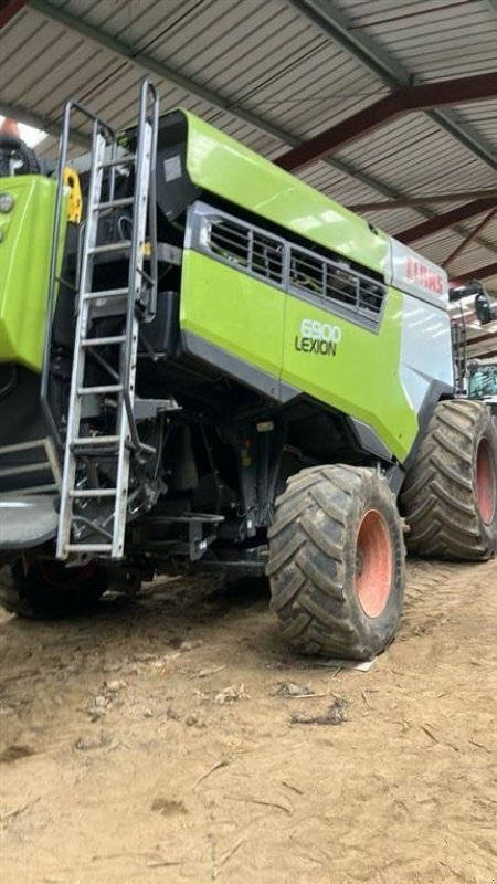 Mähdrescher tipa CLAAS Lexion 6900 4WD 4WD. INCL. CLAAS Convio Flex 930 skærebord. CEMOS Auto. Ring til Ulrik på 40255544. Jeg snakker Jysk, tysk og engelsk., Gebrauchtmaschine u Kolding (Slika 4)