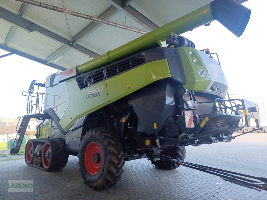 Mähdrescher van het type CLAAS Lexion 6900 TT Terratrac + V 930, Gebrauchtmaschine in Langenwetzendorf (Foto 4)