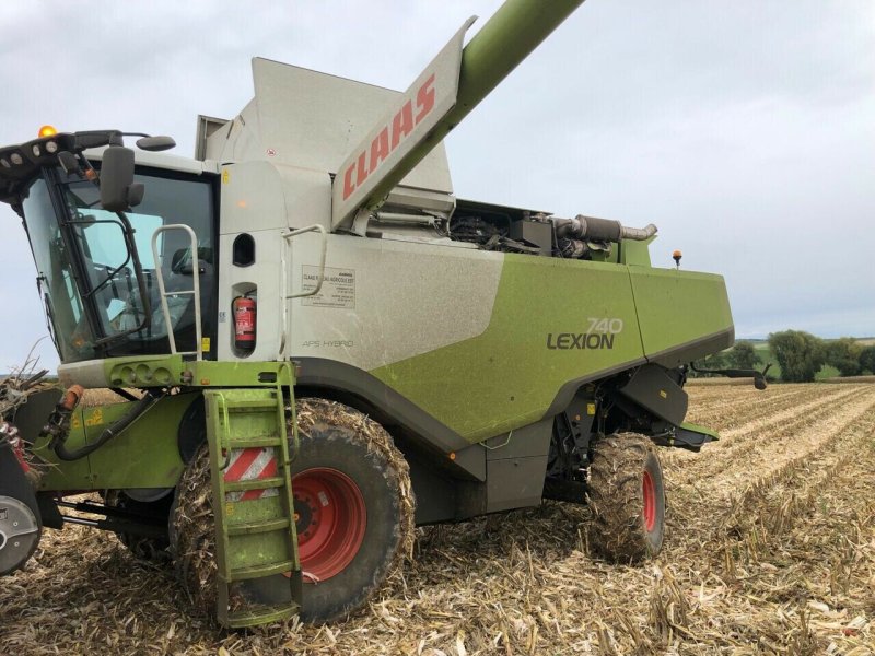 Mähdrescher от тип CLAAS LEXION 740 T4, Gebrauchtmaschine в CHEMINOT (Снимка 1)