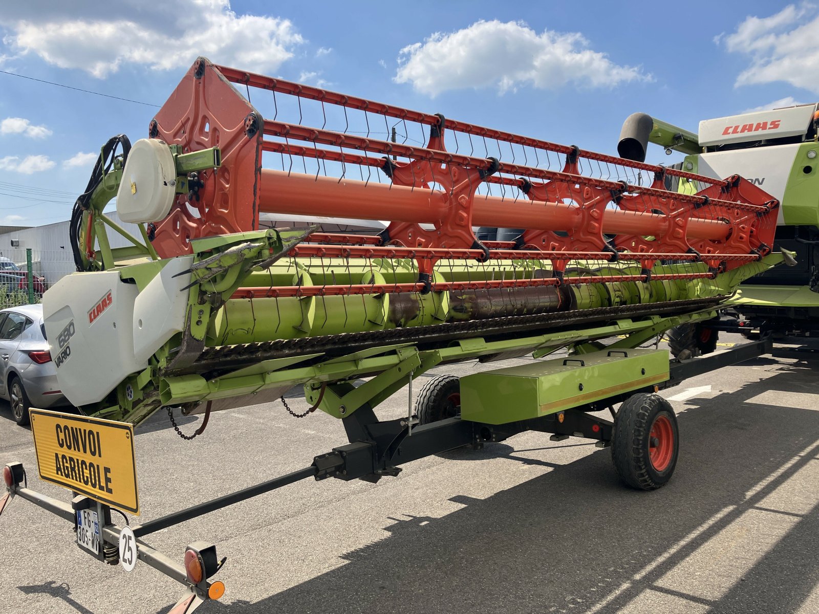 Mähdrescher des Typs CLAAS LEXION 740 T4F LOCATION, Gebrauchtmaschine in BLENDECQUES (Bild 5)