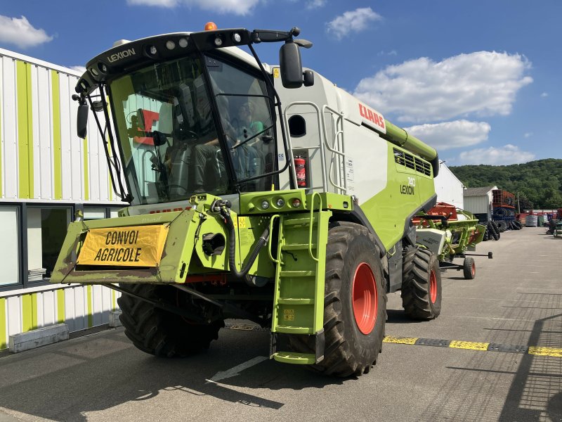 Mähdrescher tip CLAAS LEXION 740 T4F LOCATION, Gebrauchtmaschine in BLENDECQUES (Poză 1)