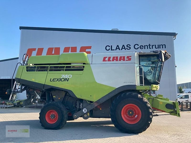 Mähdrescher van het type CLAAS Lexion 740, Gebrauchtmaschine in Schwülper (Foto 1)