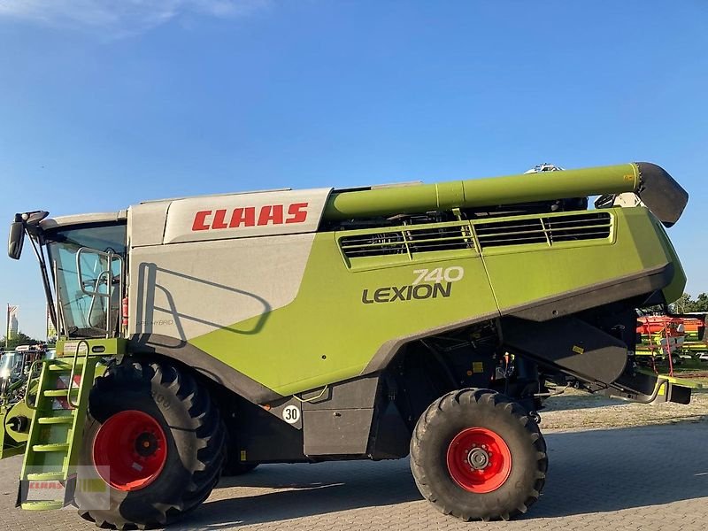 Mähdrescher des Typs CLAAS Lexion 740, Gebrauchtmaschine in Schwülper (Bild 5)