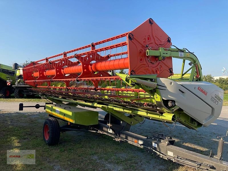 Mähdrescher van het type CLAAS Lexion 740, Gebrauchtmaschine in Schwülper (Foto 14)