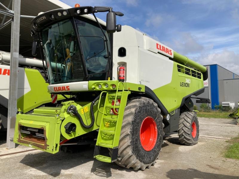 Mähdrescher tip CLAAS LEXION 740, Gebrauchtmaschine in Schwülper (Poză 1)