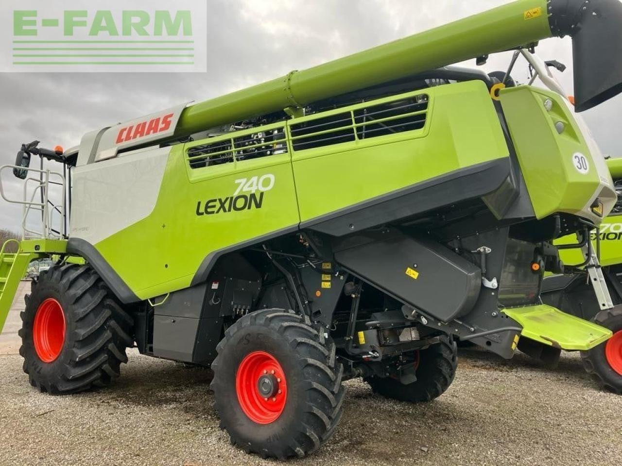 Mähdrescher типа CLAAS LEXION 740, Gebrauchtmaschine в SINDERBY, THIRSK (Фотография 2)