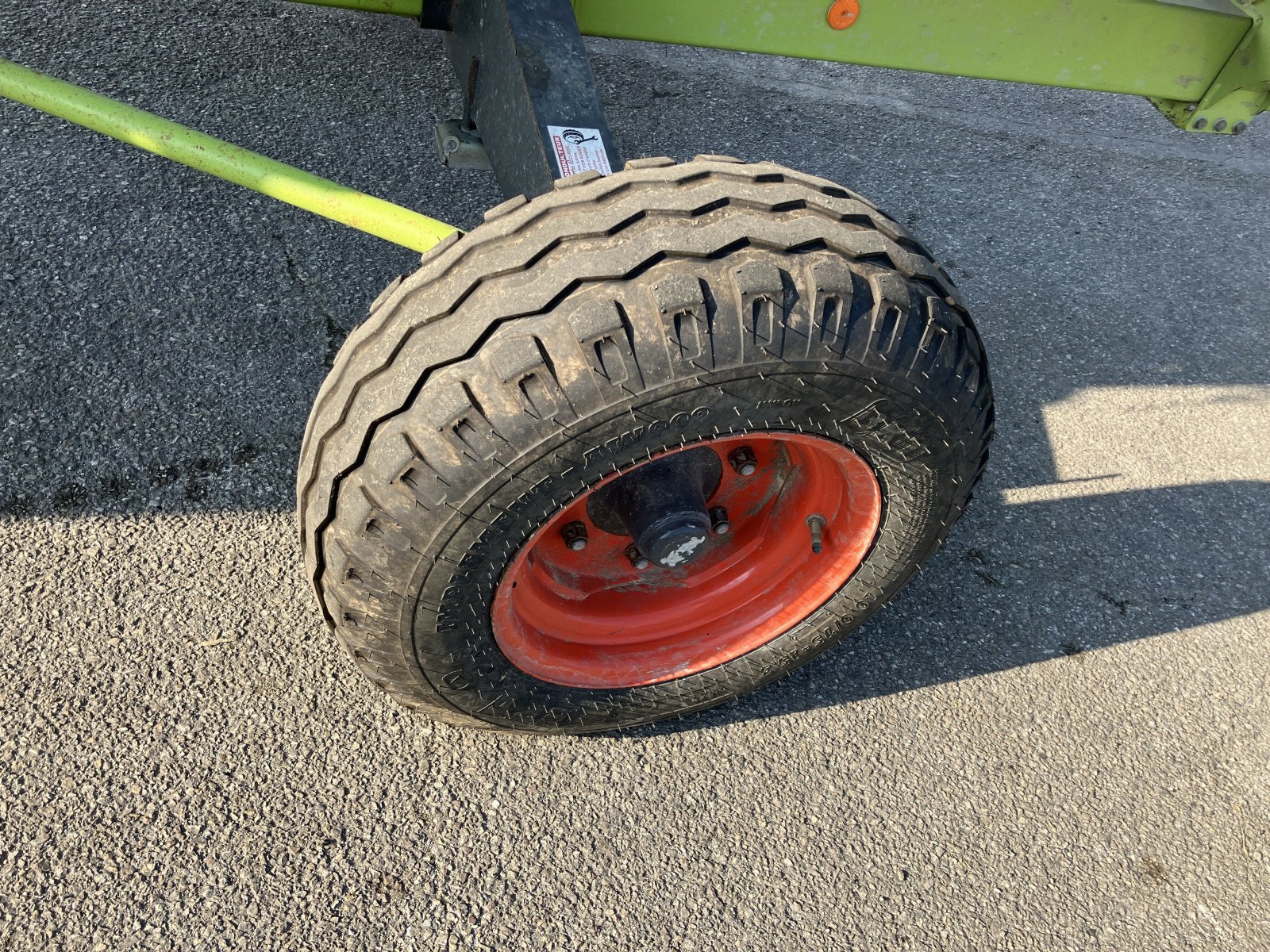 Mähdrescher typu CLAAS LEXION 740, Gebrauchtmaschine v BLENDECQUES (Obrázek 11)