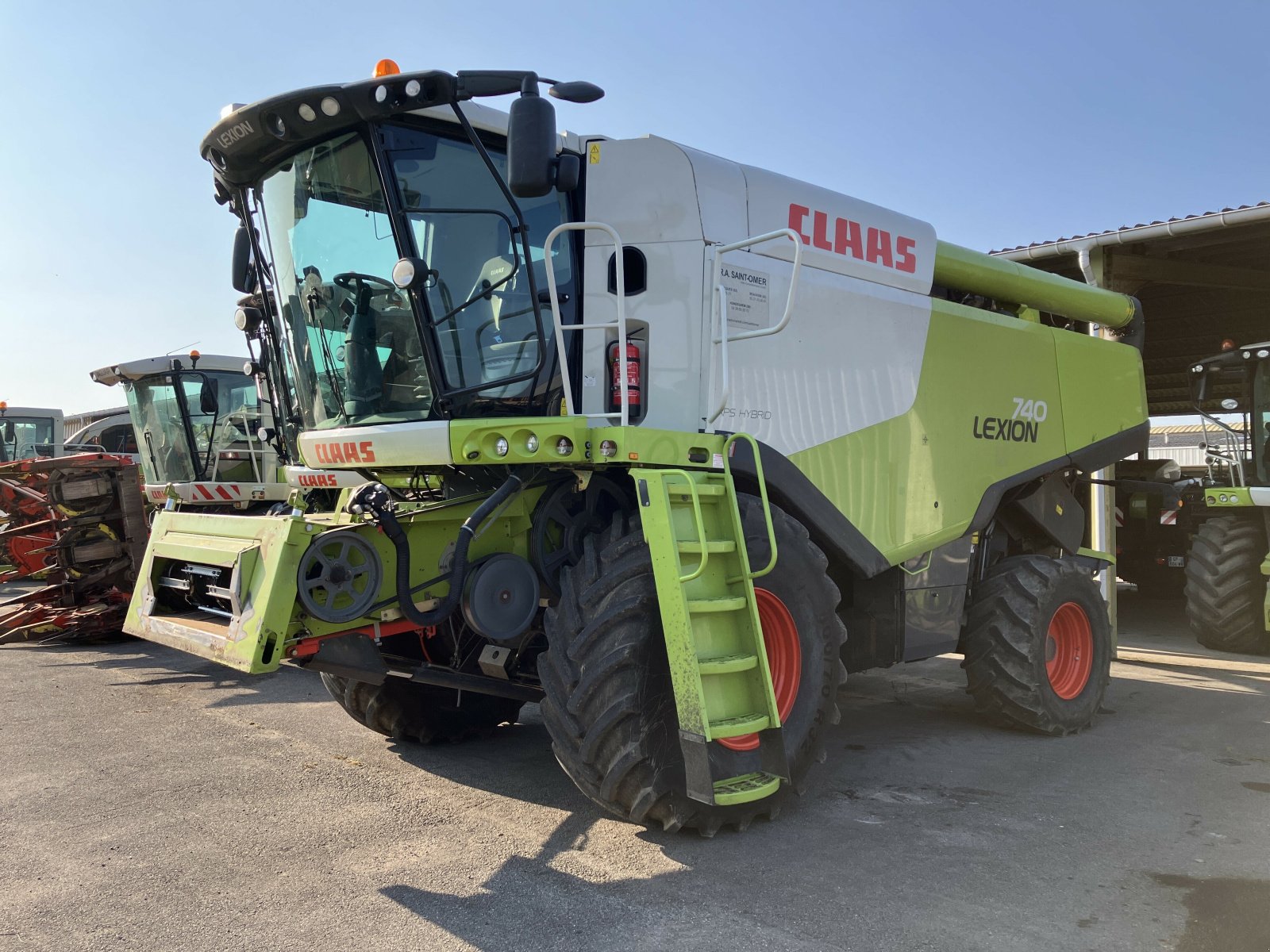 Mähdrescher du type CLAAS LEXION 740, Gebrauchtmaschine en BLENDECQUES (Photo 1)