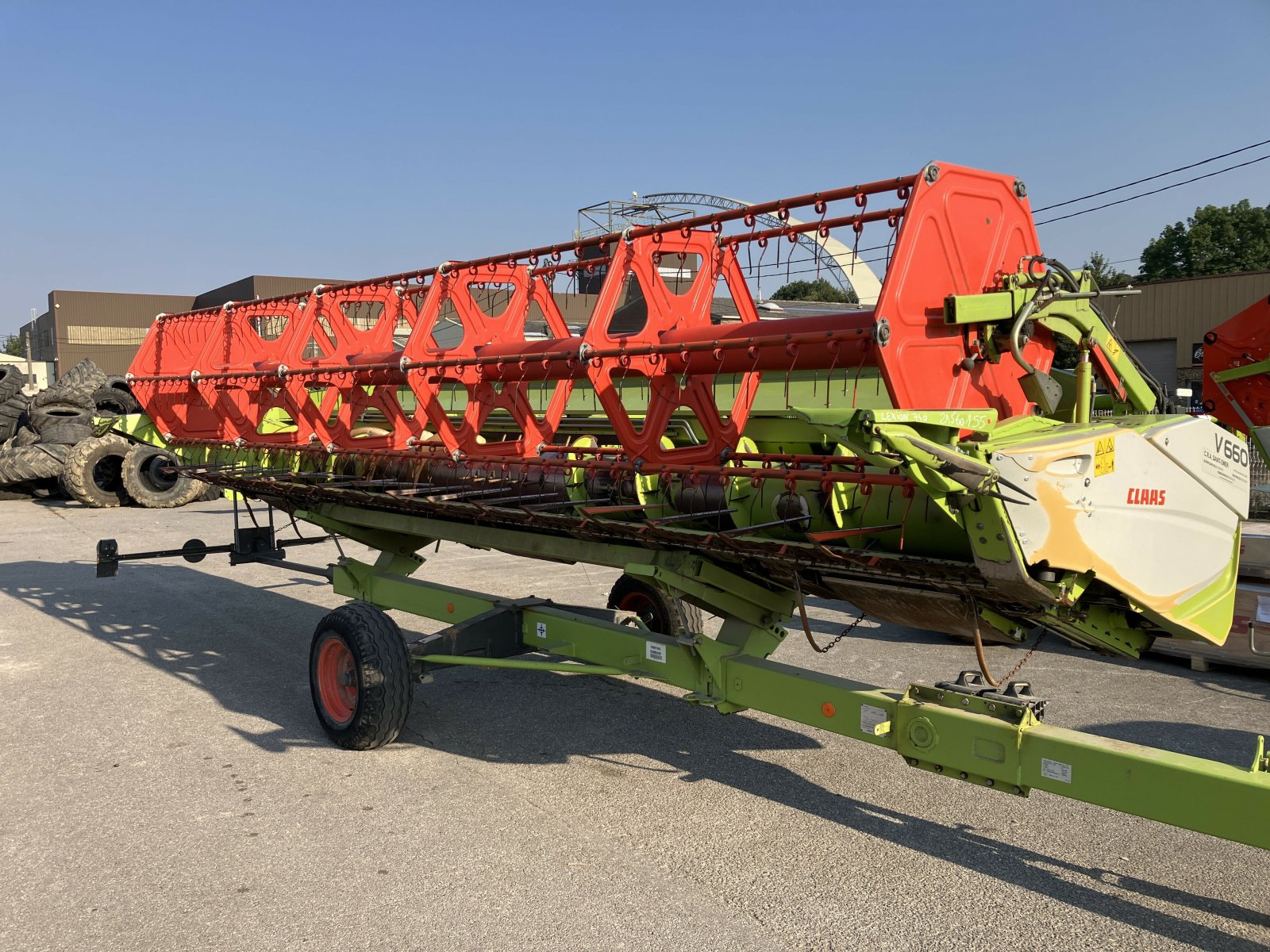 Mähdrescher du type CLAAS LEXION 740, Gebrauchtmaschine en BLENDECQUES (Photo 9)