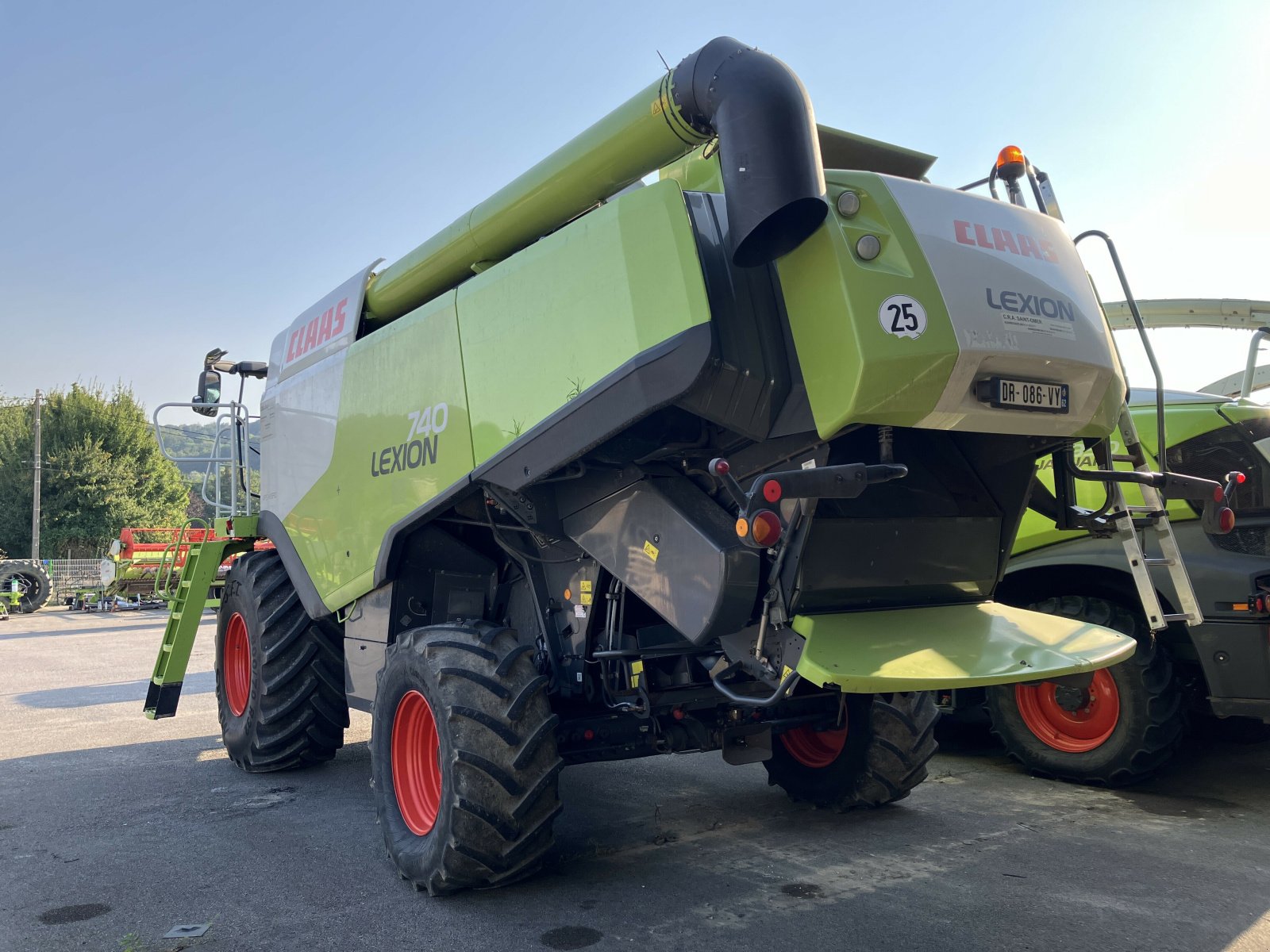 Mähdrescher tip CLAAS LEXION 740, Gebrauchtmaschine in BLENDECQUES (Poză 4)