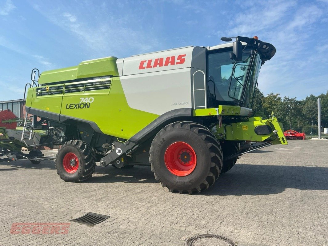 Mähdrescher des Typs CLAAS LEXION 740, Gebrauchtmaschine in Suhlendorf (Bild 3)