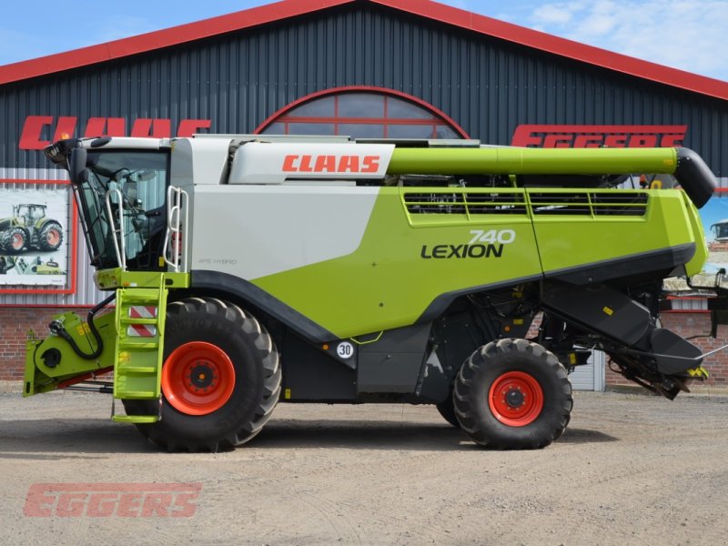 Mähdrescher des Typs CLAAS LEXION 740, Gebrauchtmaschine in Suhlendorf (Bild 1)