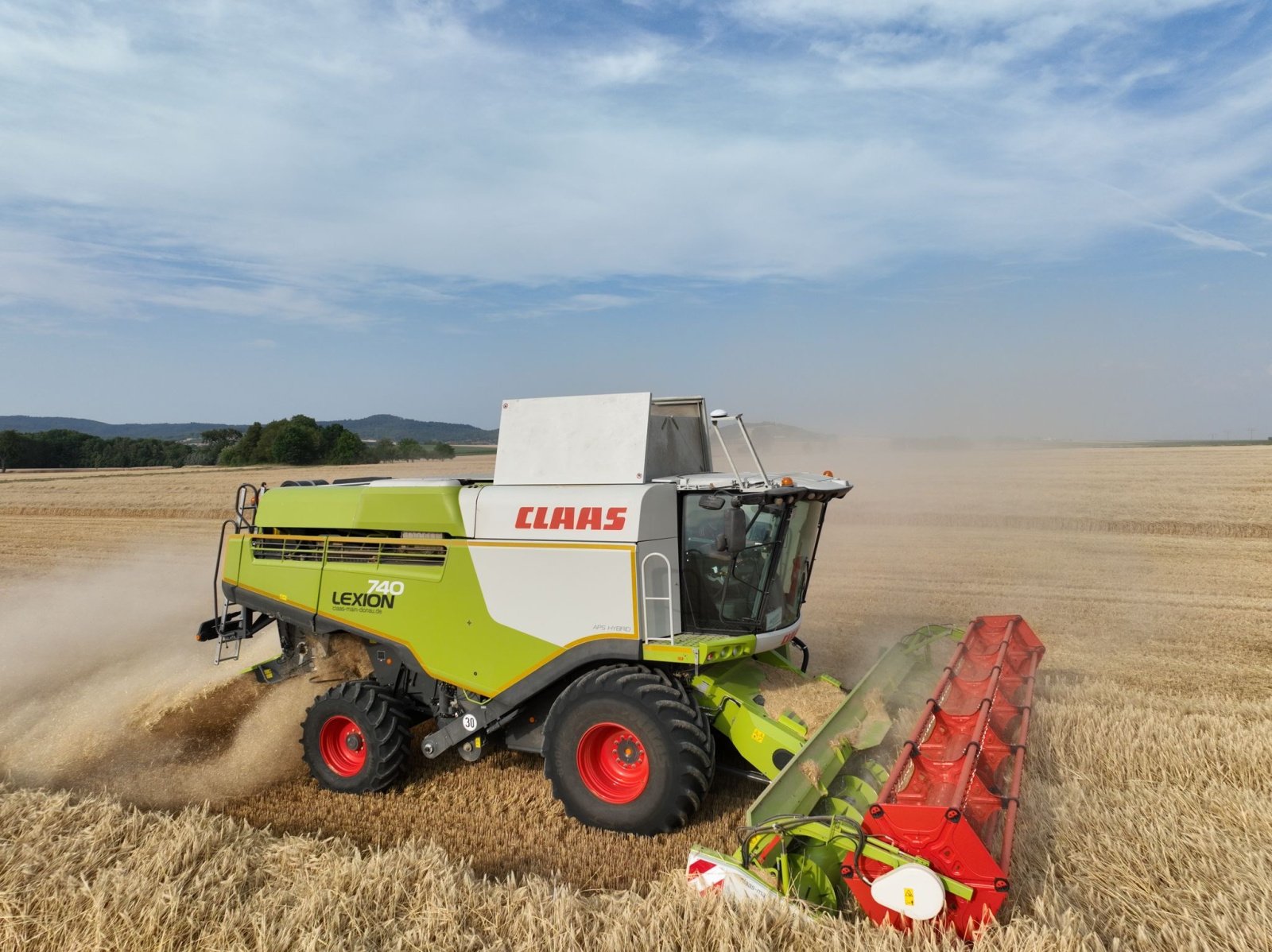 Mähdrescher des Typs CLAAS Lexion 740, Gebrauchtmaschine in Simmershofen (Bild 2)