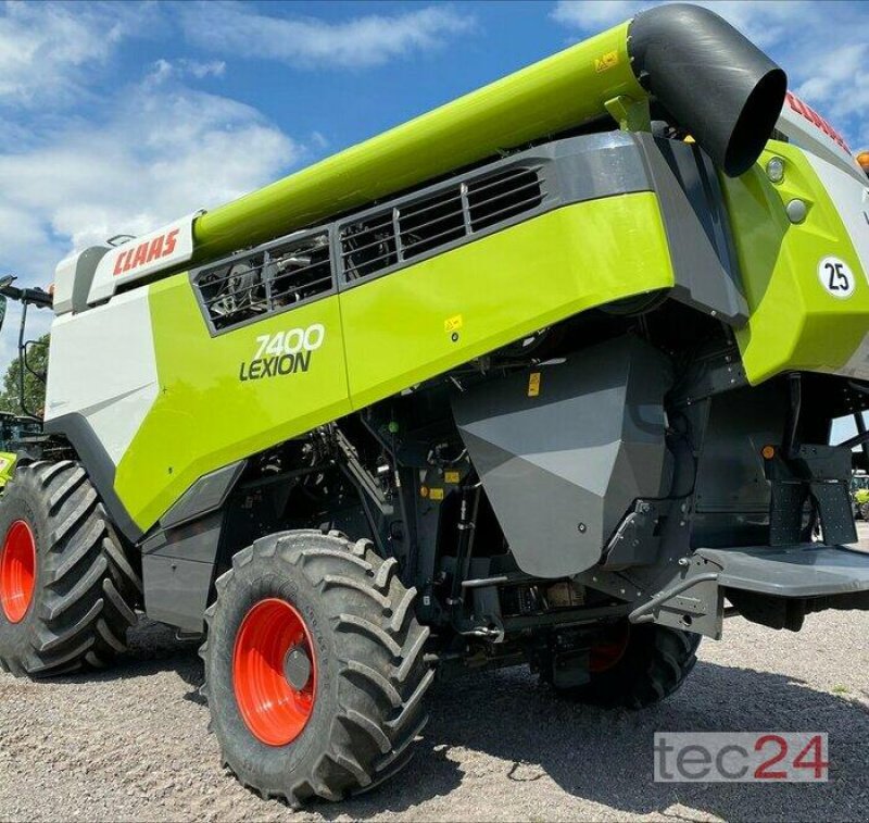 Mähdrescher a típus CLAAS lexion 7400 mit Varioschneidwerk, Gebrauchtmaschine ekkor: Östringen (Kép 1)