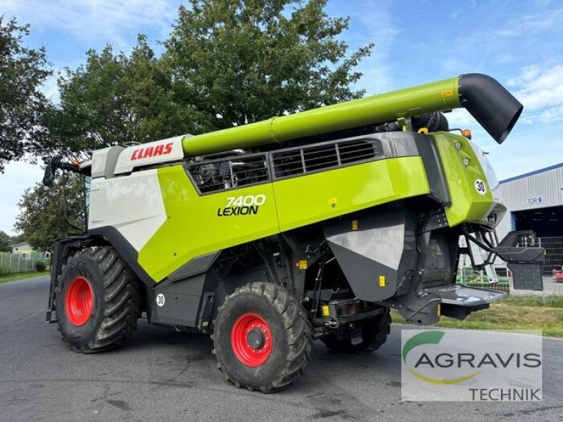 Mähdrescher del tipo CLAAS LEXION 7400, Gebrauchtmaschine en Meppen (Imagen 4)