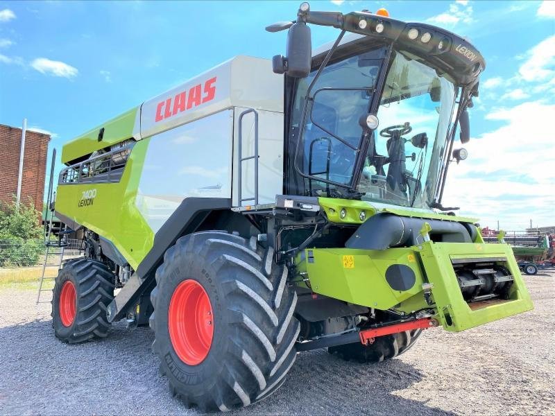 Mähdrescher des Typs CLAAS LEXION 7400, Gebrauchtmaschine in Landsberg (Bild 1)