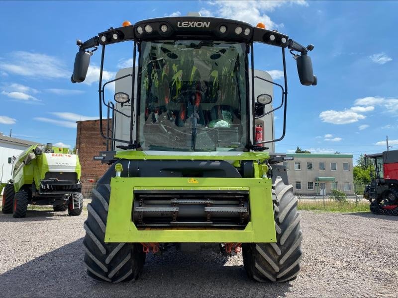 Mähdrescher des Typs CLAAS LEXION 7400, Gebrauchtmaschine in Landsberg (Bild 3)