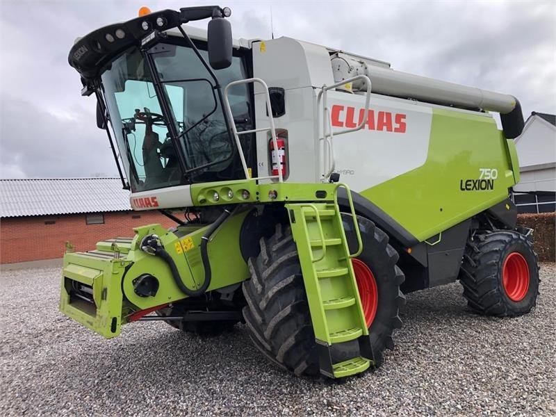 Mähdrescher tip CLAAS LEXION 750 4-WD, Gebrauchtmaschine in Hinnerup (Poză 1)