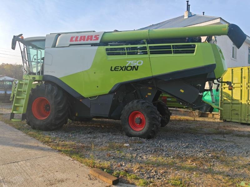 Mähdrescher tip CLAAS LEXION 750 4x4, Gebrauchtmaschine in Ovidiu jud. Constanta (Poză 3)