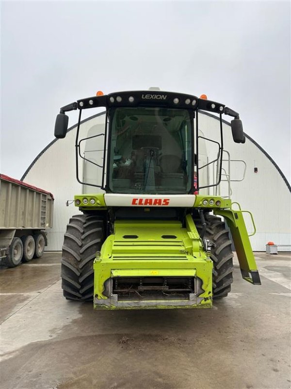 Mähdrescher Türe ait CLAAS LEXION 750 Incl. Vario 900 Skærebord og vogn. Ring til Ulrik på 40255544. Jeg snakker Jysk, tysk og engelsk., Gebrauchtmaschine içinde Kolding (resim 4)