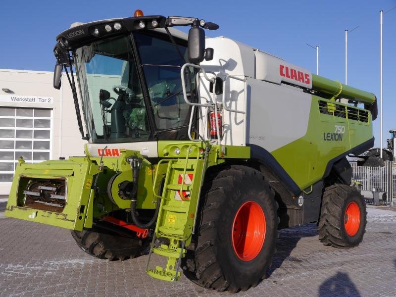 Mähdrescher van het type CLAAS LEXION 750 MONTANA, Gebrauchtmaschine in Landsberg (Foto 2)