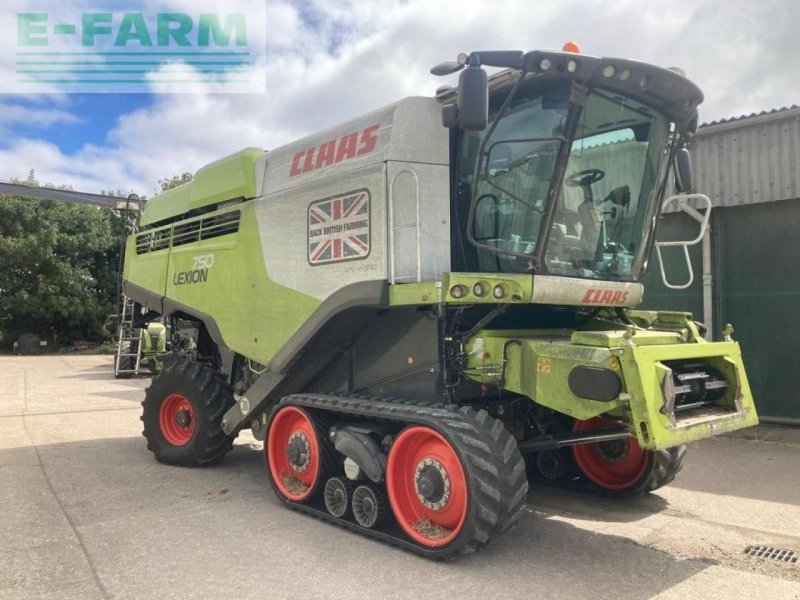 Mähdrescher tip CLAAS LEXION 750 TT, Gebrauchtmaschine in PETWORTH (Poză 1)