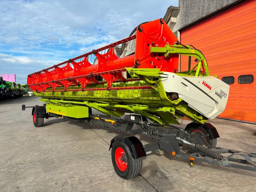 Mähdrescher van het type CLAAS LEXION 750 TT, Gebrauchtmaschine in Baillonville (Foto 3)