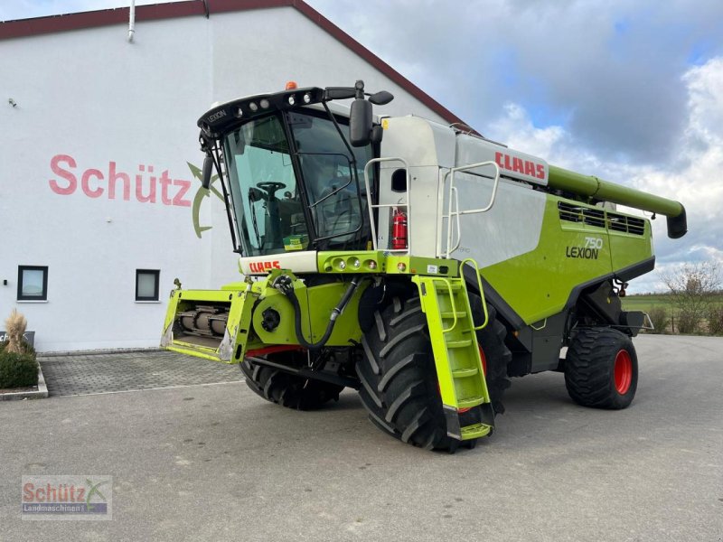 Mähdrescher des Typs CLAAS Lexion 750 V-Kanal 3D, Baujahr 2017, Gebrauchtmaschine in Schierling (Bild 1)