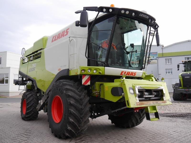 Mähdrescher of the type CLAAS LEXION 750, Gebrauchtmaschine in Landsberg (Picture 1)