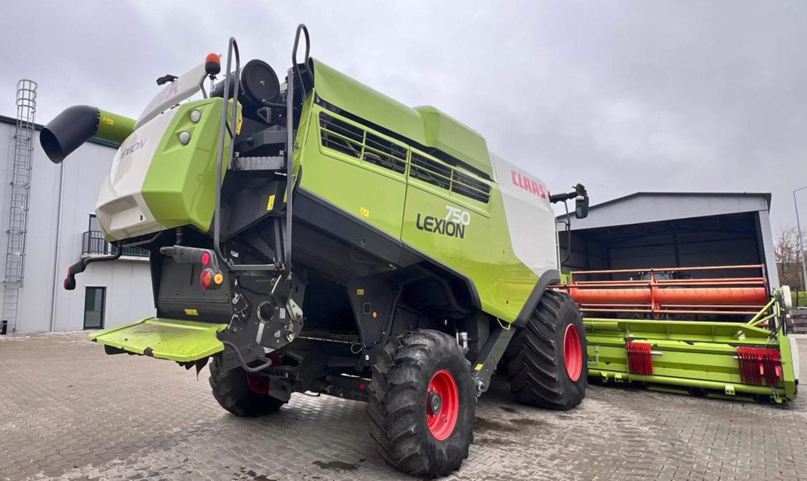 Mähdrescher des Typs CLAAS Lexion 750, Gebrauchtmaschine in Orţişoara (Bild 5)