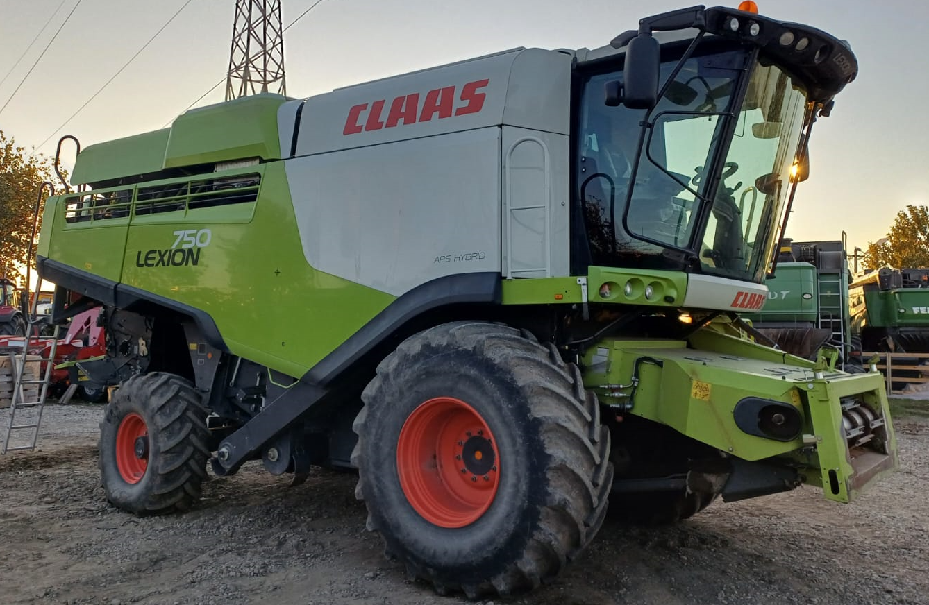 Mähdrescher typu CLAAS Lexion 750, Gebrauchtmaschine v Orţişoara (Obrázok 1)