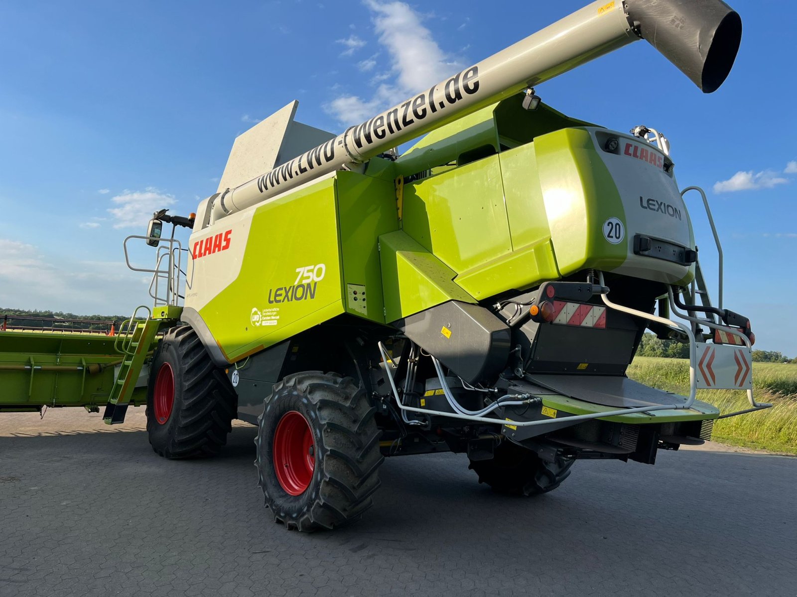 Mähdrescher typu CLAAS Lexion 750, Gebrauchtmaschine w Niedersachsen - Bückeburg (Zdjęcie 2)