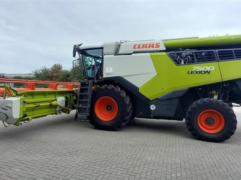 Mähdrescher типа CLAAS Lexion 7500 Incl. Skærebord Vario 770 og vogn. GPS klar. Ring til Ulrik på 40255544. Jeg snakker Jysk, tysk og engelsk., Gebrauchtmaschine в Kolding (Фотография 1)