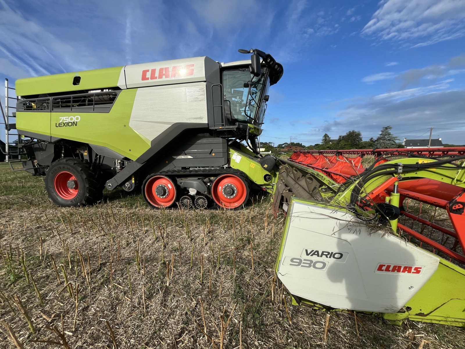 Mähdrescher des Typs CLAAS LEXION 7500 TT TTS OPTIONS, Gebrauchtmaschine in PONTIVY (Bild 1)