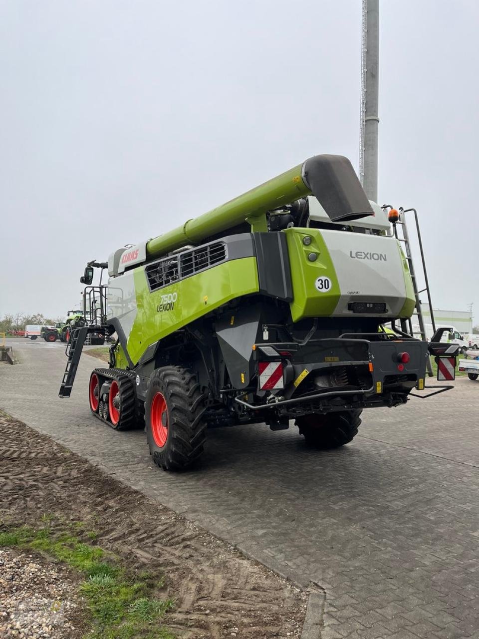 Mähdrescher van het type CLAAS Lexion 7500 TT, Gebrauchtmaschine in Schora (Foto 8)